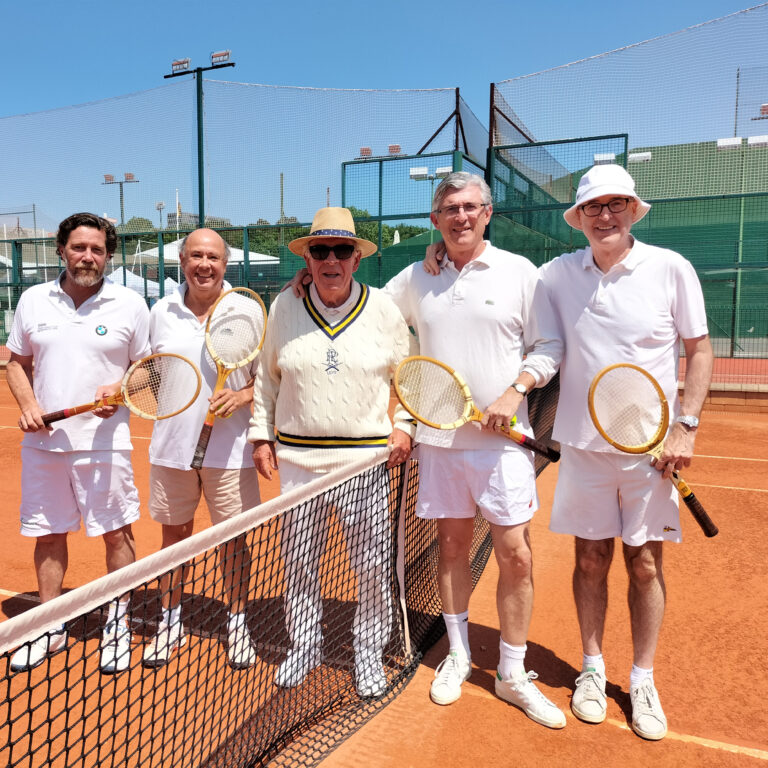 90 RAQUETAS DE MADERA